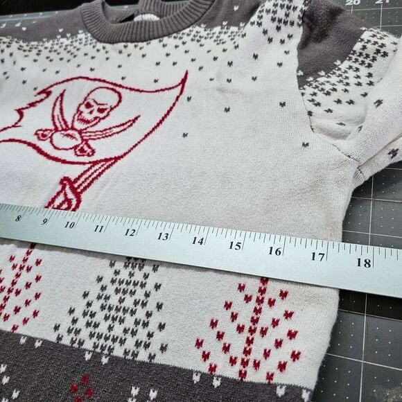 Tampa Bay Buccaneers NFL Sweater Womens Small Red Soft Winter Football Bucs Deer - Picture 7 of 10